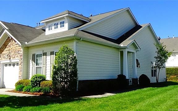 2nd image of 121 Misty Knoll Ln