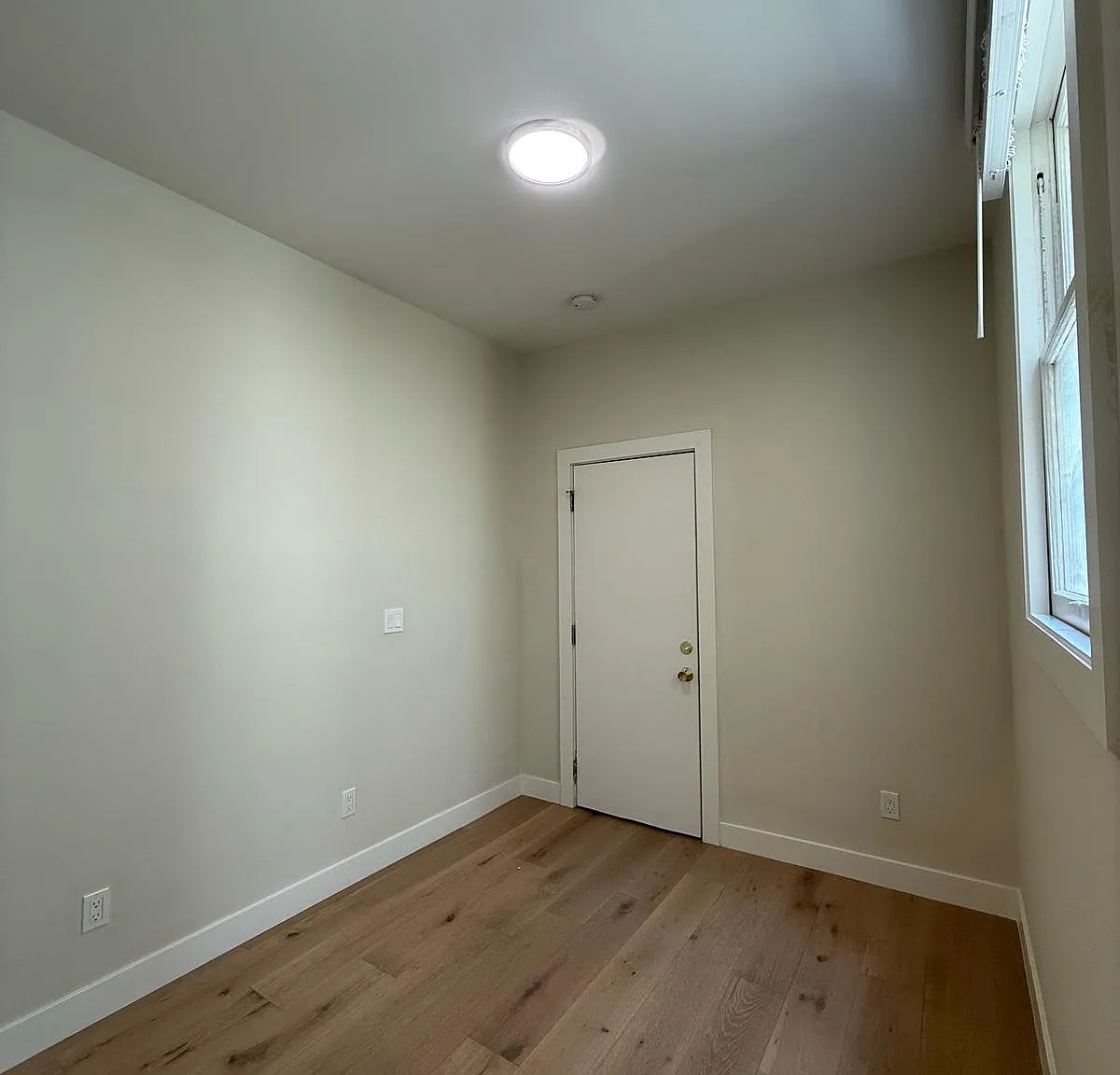 2 bed, $6,995 — Photo 4
