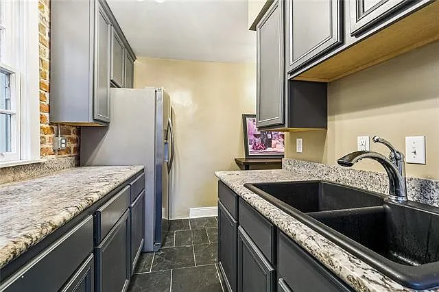 823 Dauphine St #A — Photo 4