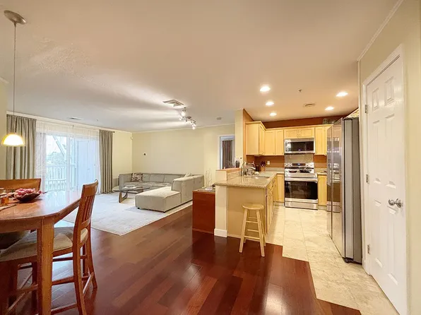 360 Revere Beach Blvd APT 107, Revere, MA 02151