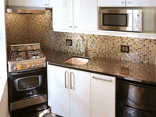 Rented by Minetta Lane Realty Corp | media 15