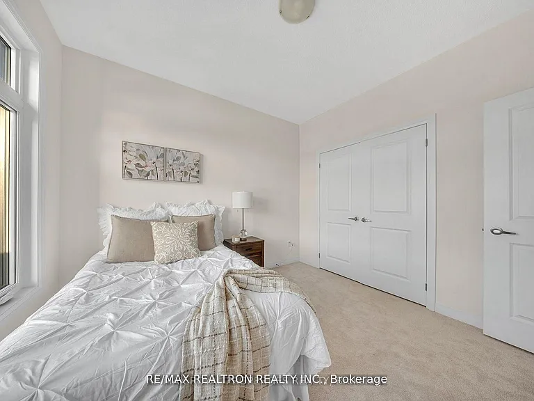 1053 Zircon Mnr — Photo 25