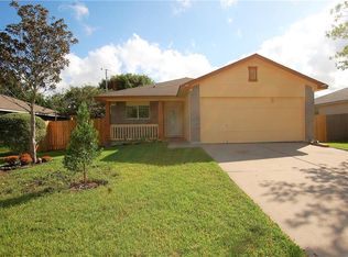 3002 Meadow Ln, Taylor, TX 76574