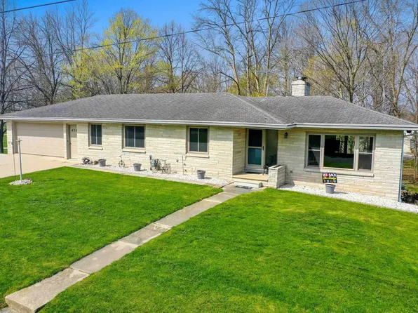 425 3rd St, Luxemburg, WI 54217