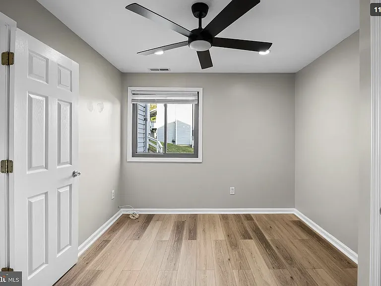 407 Shelby Ct — Photo 4