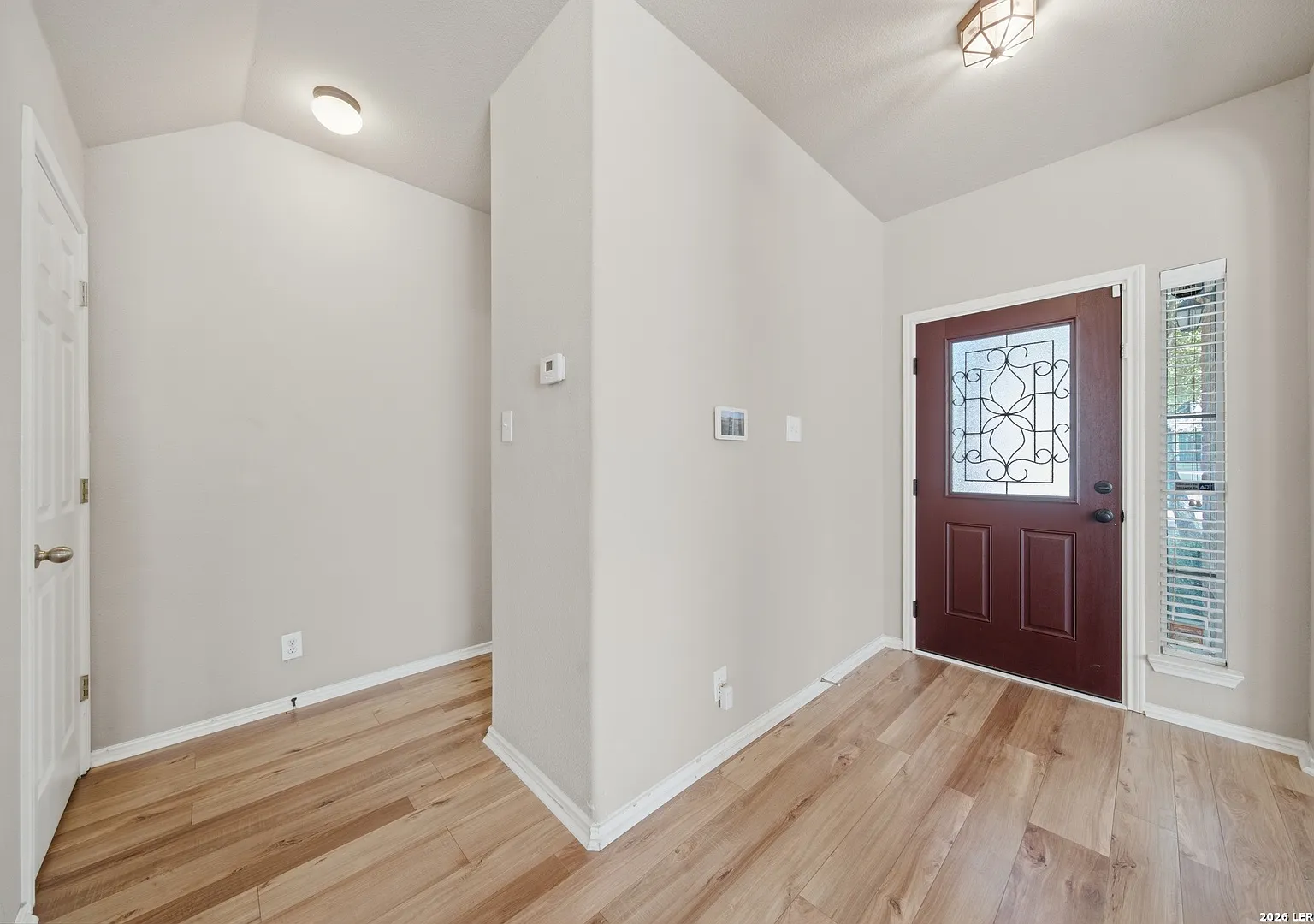 4 bed, 3.5 bath, 2549 sqft, $2,200 — Photo 4