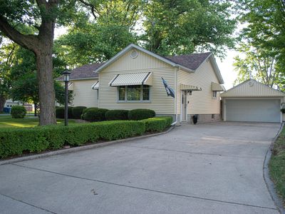 220 Cedar St, Crown Point, IN, 46307