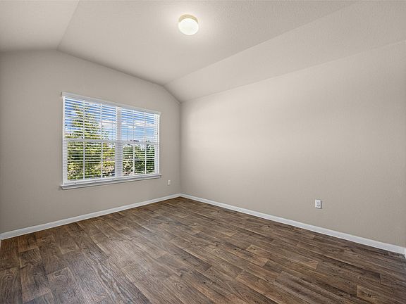 4th image of 111 Hess Dr