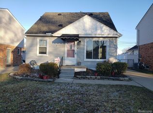 310 N Marias Ave, Clawson, MI 48017