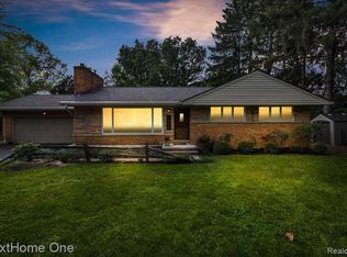 1546 S Milford Rd, Milford, MI 48381