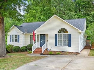 831 Lockesley Ln, Burlington, NC 27217