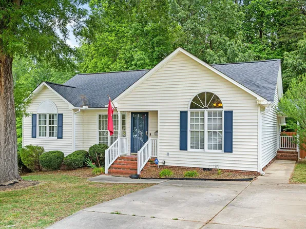 831 Lockesley Ln, Burlington, NC 27217