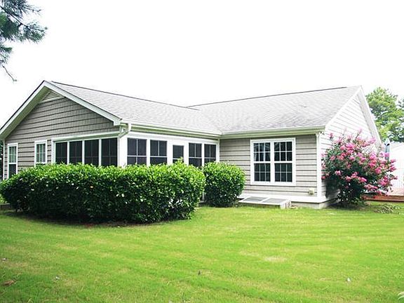 2nd image of 5212 Minnesota Drive SE