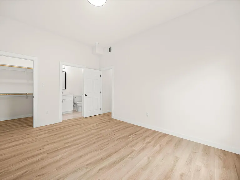 9709 Pelsey St #B — Photo 11