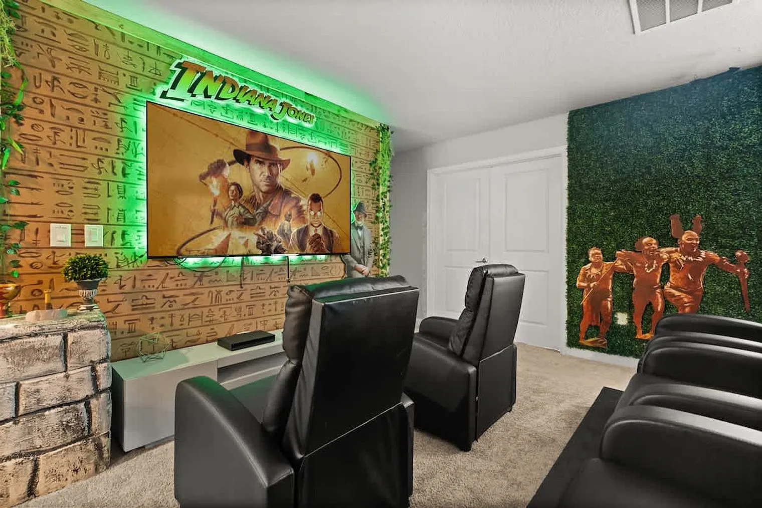 9 bed, 5.0 bath, 3907 sqft, $9,981 — Photo 1