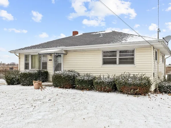 254 E Plank Rd, Burlington, IL 60109