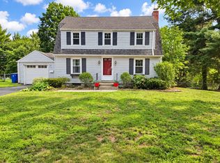 27 Hill Top St, West Springfield, MA 01089