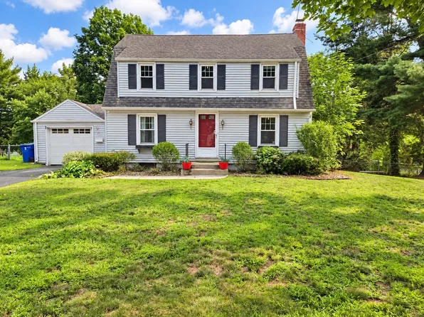 27 Hill Top St, West Springfield, MA 01089