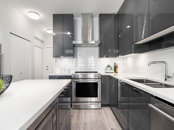 3rd image of 1728 Gilmore Ave #411