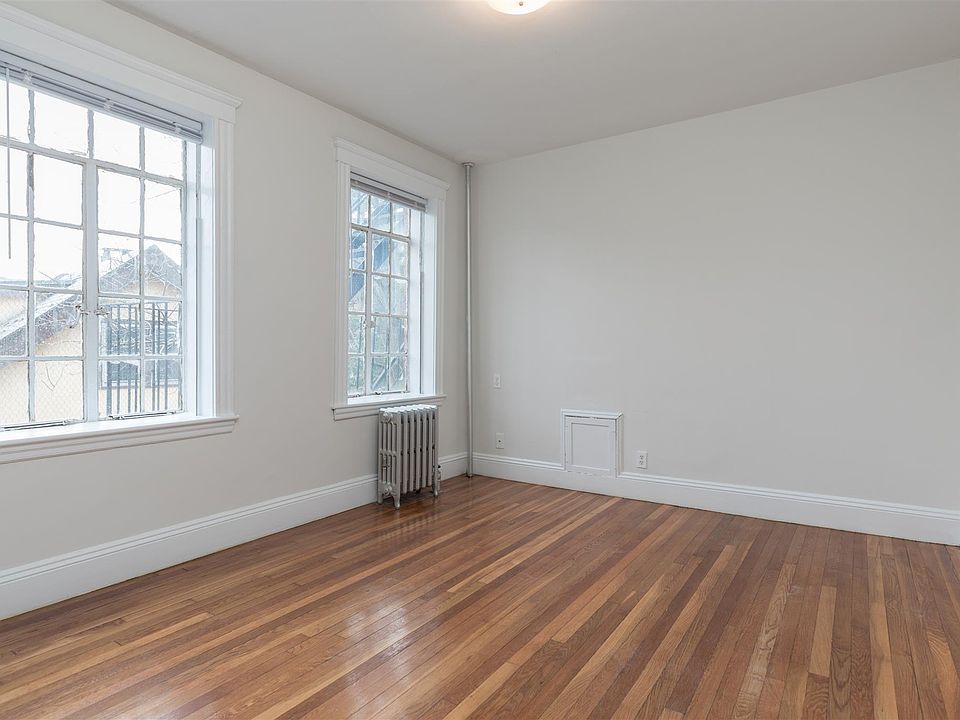 1st image of 28 Langdon St APT 3
