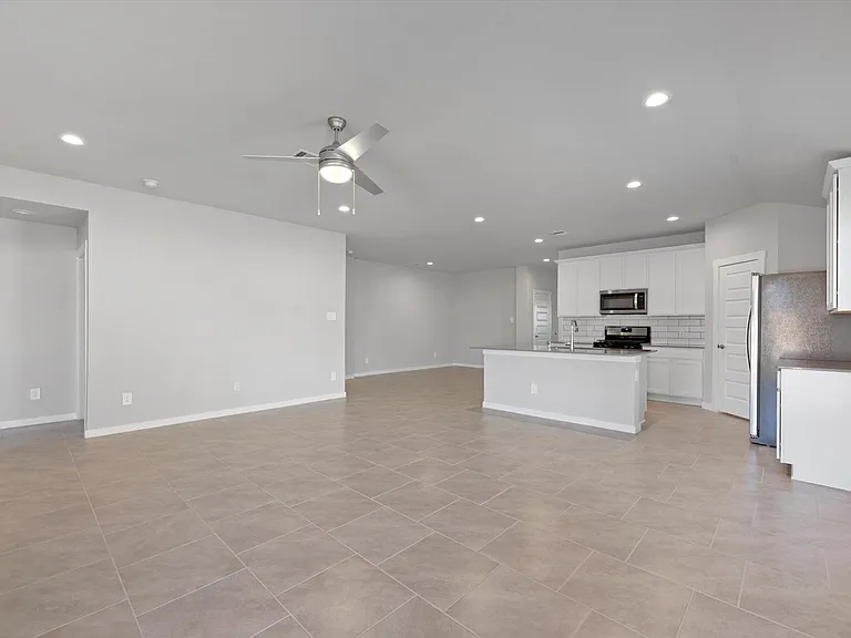 3335 Silverton Dr — Photo 15
