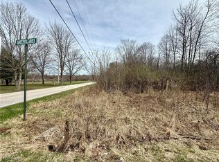 Greensleaves Cir SE, Hubbard, OH 44425
