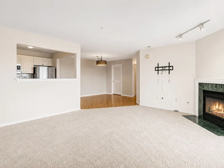 1636 King Ct — Photo 15
