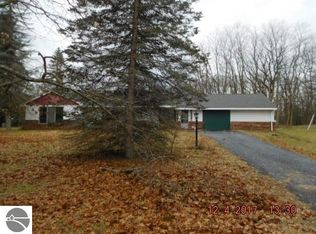 678 Forest Rd, Oscoda, MI 48750