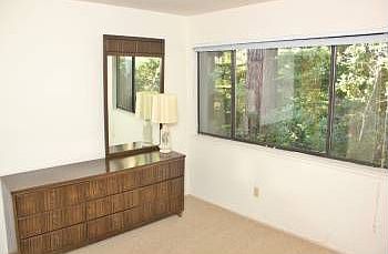 4th image of 49 Creek Ct