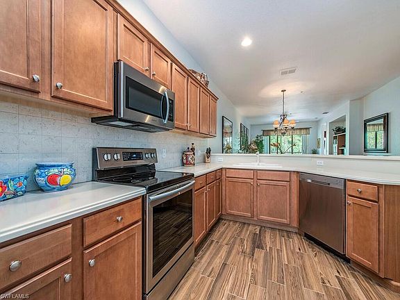 4th image of 4833 Hampshire Ct #1-102