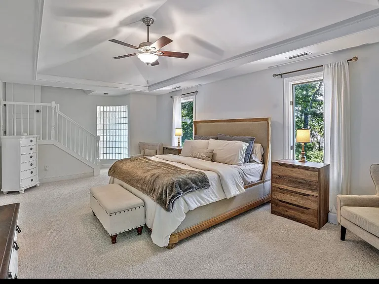 7030 Willowick Dr — Photo 6