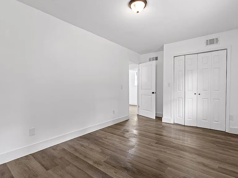 200 S Aster Ave #C — Photo 15