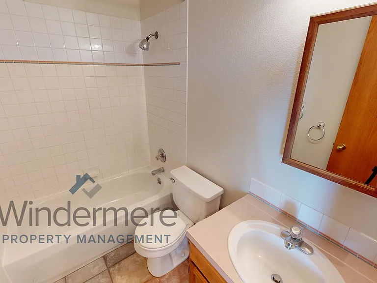 743 N Roosevelt St — Photo 5