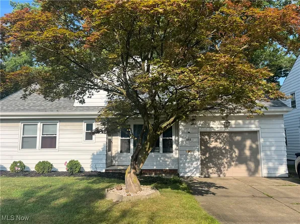 888 Richmond Rd, Lyndhurst, OH 44124