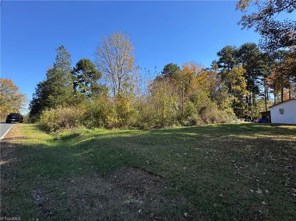 480 Avenue I #12&13, Lexington, NC 27292