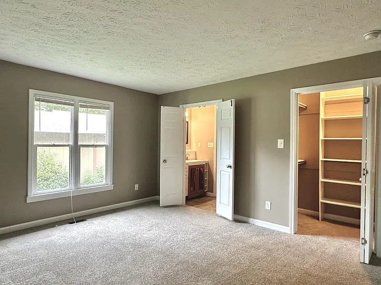 5591 Bellflower St — Photo 15
