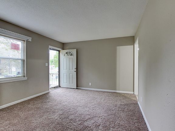 2nd image of 415 Buckeye Ln