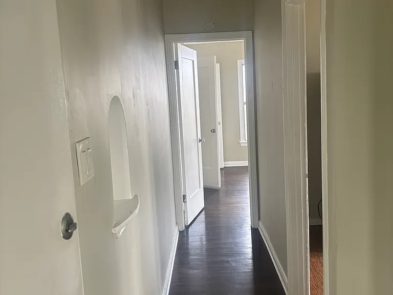 2536 S Palm Grove Ave — Photo 6