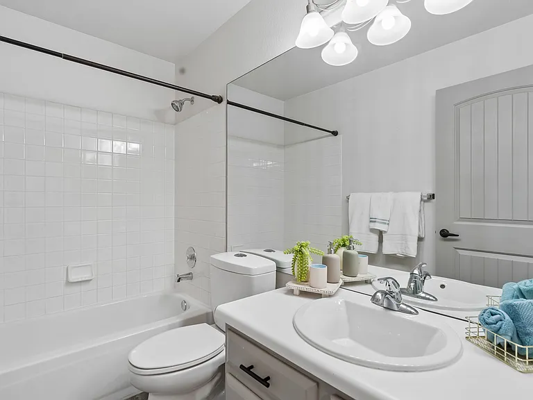 5247 E Hamilton Ave — Photo 23