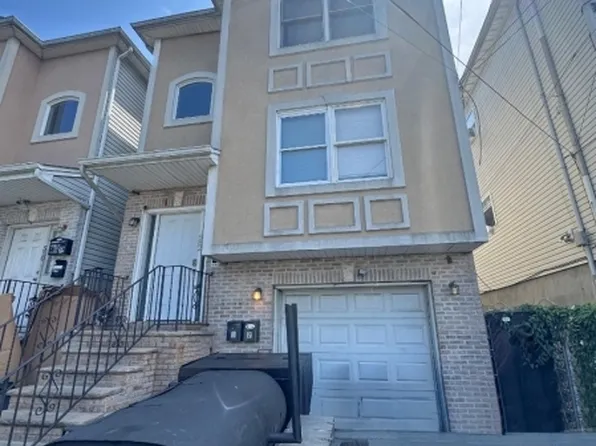 582 S 10th St, Newark City, NJ 07103