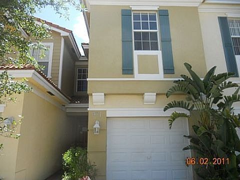 1st image of 971 Pipers Cay Dr
