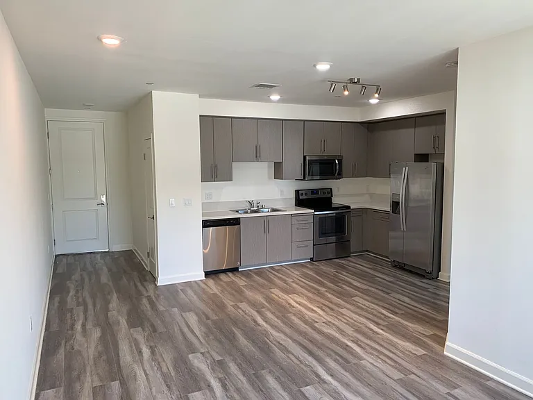 Now Leasing @ Archwood Court Apartments — Photo 15