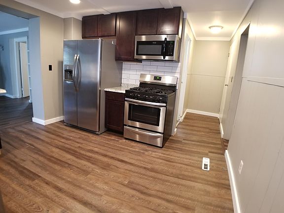 4th image of 731 1st St NW #1