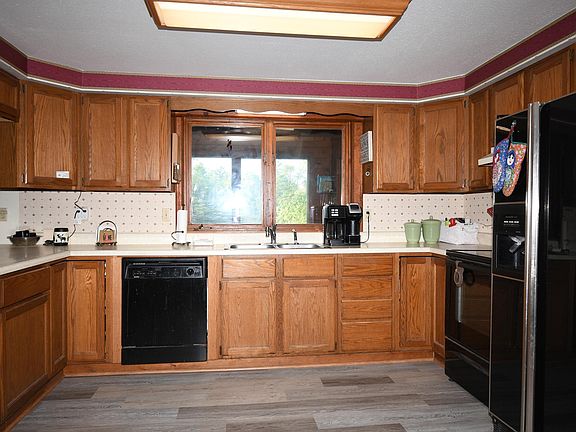 5th image of 3800 Forest Rd