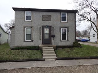 508 School St, Henry, IL 61537