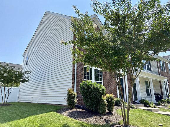 2nd image of 8123 Creekside Village Dr