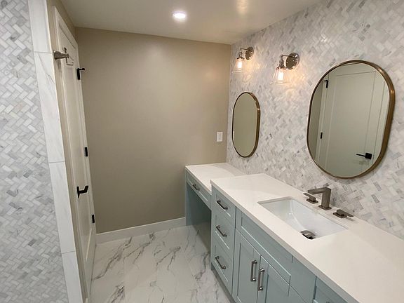 4th image of 640 W Solana Cir Unit 22