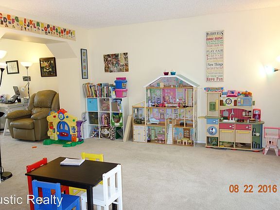3rd image of 9054 Estebury Cir
