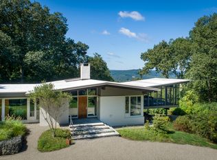 10 Paradise Ln, New Milford, CT 06776