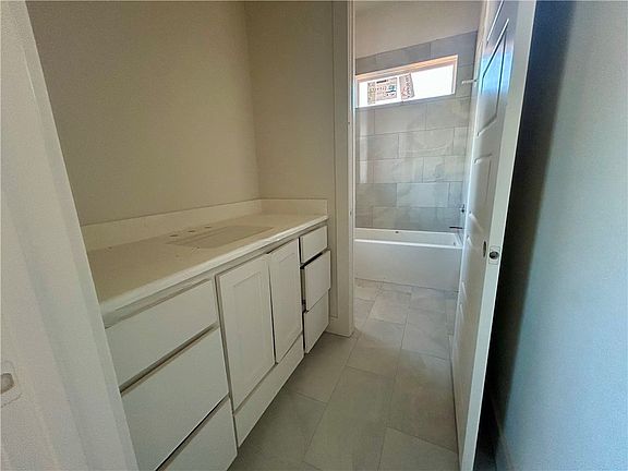 5th image of 4820 Foxglove Ct